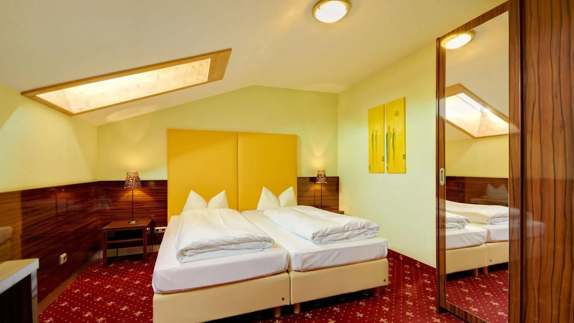 Landhotel Hallnberg Walpertskirchen 4*,